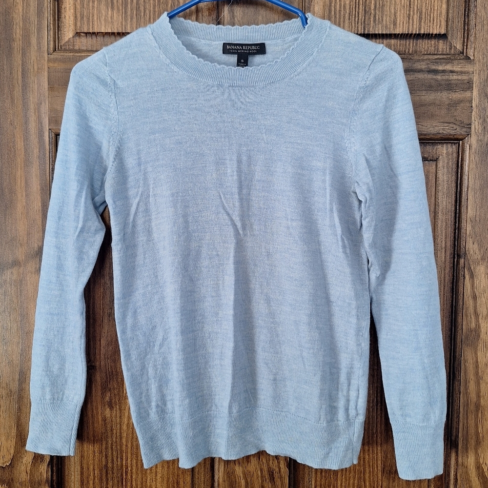 Banana Republic Light Blue Crewneck Sweater 100% Merino Wool Size Small